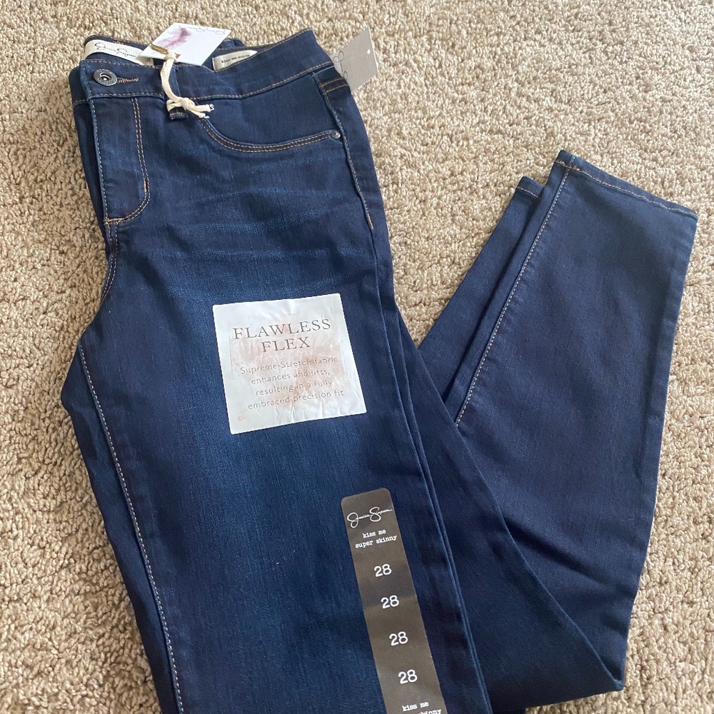 Jessica Simpson Kiss me super skinny jeans size 28